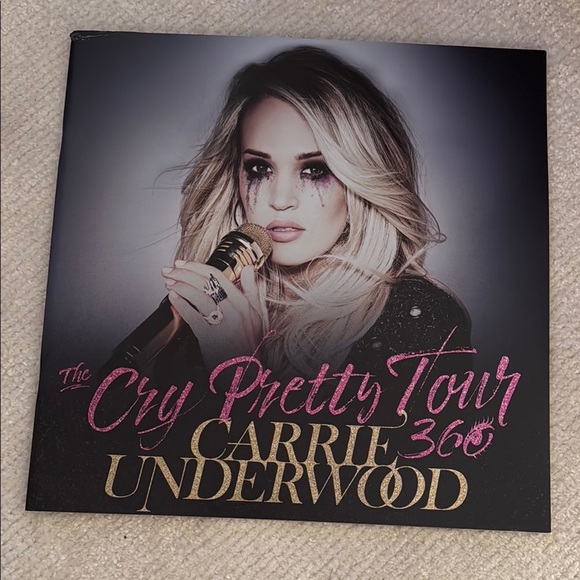 Carrie Underwood Tour Program Collection - Picture 6 of 7